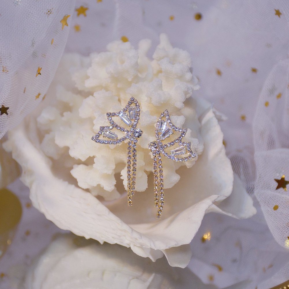NEW 14K Gold Plated Round Diamond Butterfly Tassel Drop Earrings - Picture 6 of 6